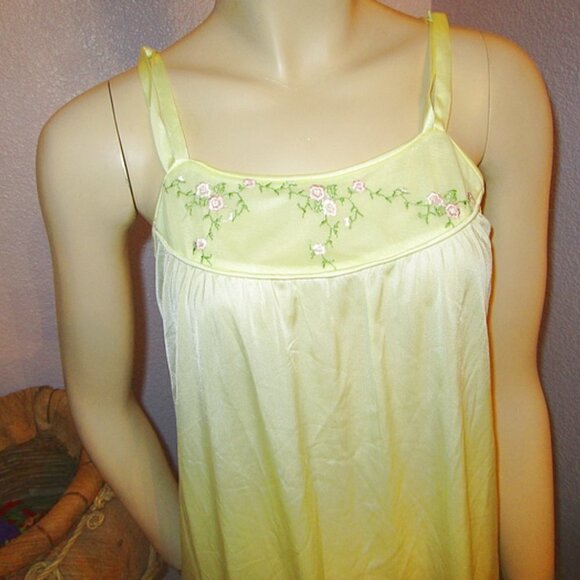 Vtg Nightgown & Robe Peignoir Set Size M Satin 2 Piece Lace Embroidered 60s - Picture 2 of 12